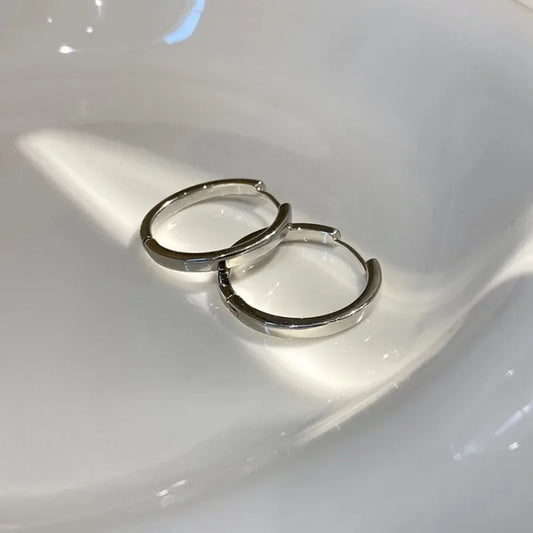 New Fashion Classics Simple Big Round Hoop Earrings for Women Circle Girls Shiny Delicate Party Womens Jewelry New Arrival 2025